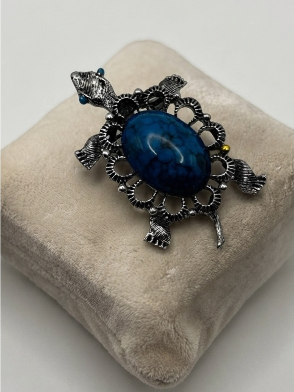 VINTAGE Gerry’s Faux Turquoise Turtle Brooch Pendant